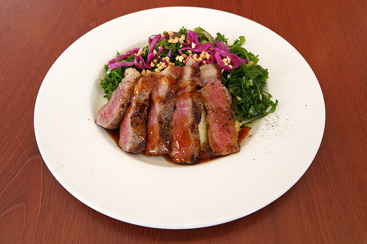 75gアンガスサーロインステーキサラダ