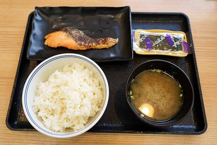 焼き魚定食（鮭）